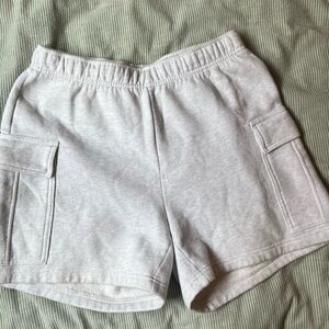 Aritzia TNA cozy fleece cargo shorts
